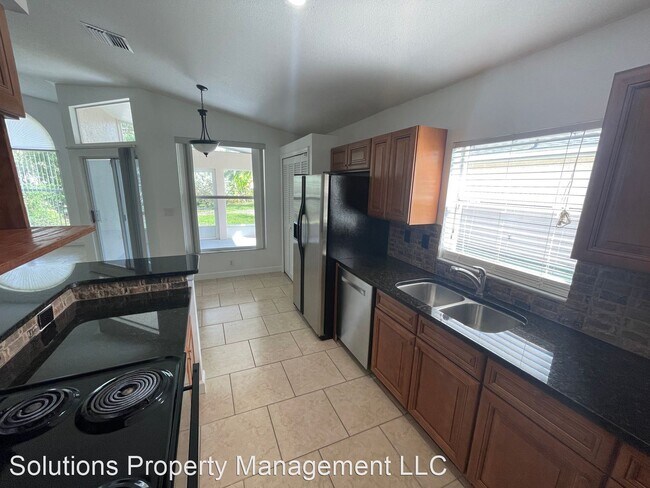 Foto del edificio - 3 br, 2 bath House - 1715 Morning Glory Dr.