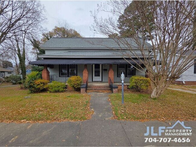 Foto del edificio - Charming 3 Bedroom/1.5 Bathroom Home in Peaceful Town of Salisbury!