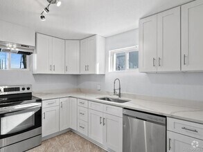 Building Photo - 1315 W Nevada Pl