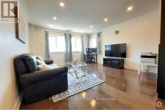 Building Photo - 43 Bur Oak Ave