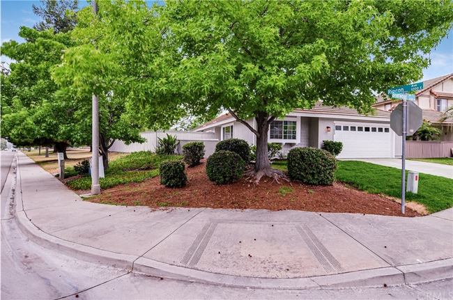 Building Photo - 2303 Briarwood Pl