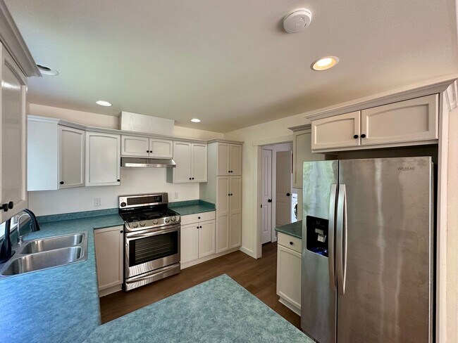 Building Photo - 4382 Lateener Ln