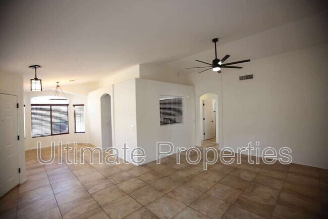 Building Photo - 6504 W Saddlehorn Rd