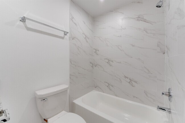 Foto del edificio - 8126 Sterlingshire St