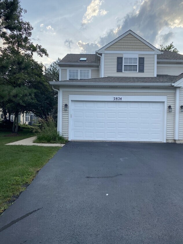 Primary Photo - 2824 White Thorn Cir