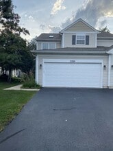 Building Photo - 2824 White Thorn Cir