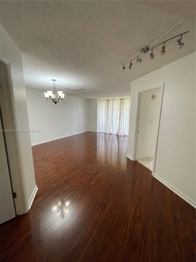 Foto del edificio - 10451 W Broward Blvd