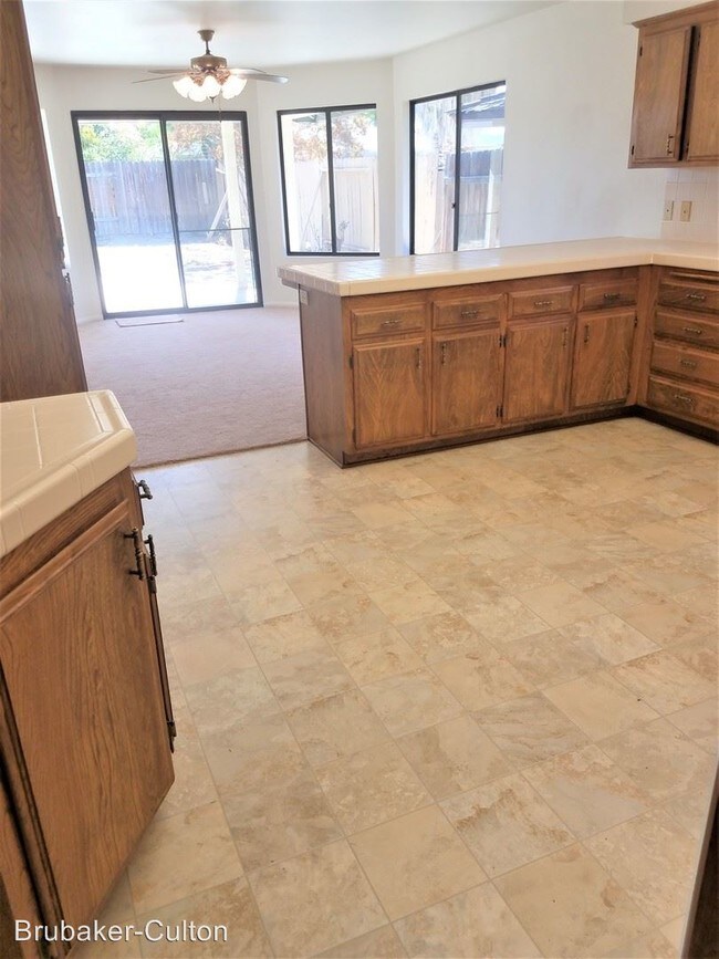 Foto del edificio - 3 br, 2 bath House - 42023 Acacia Ave.