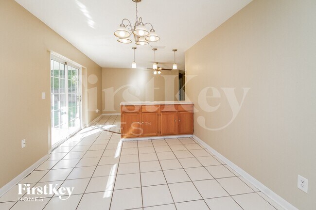 Building Photo - 2720 Erin Rd