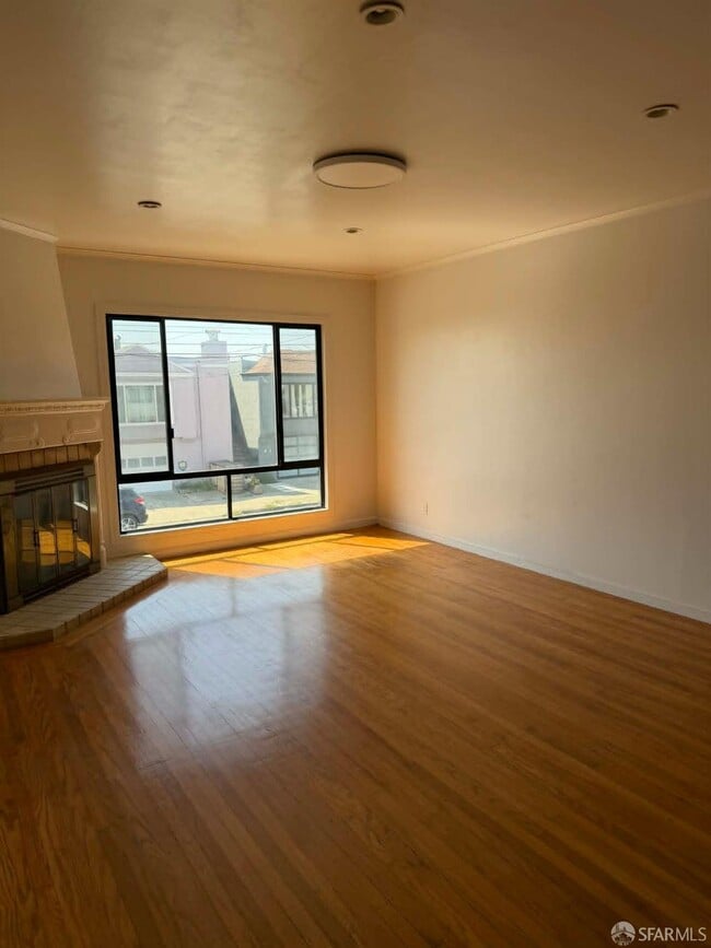 Building Photo - 1710 44th Ave