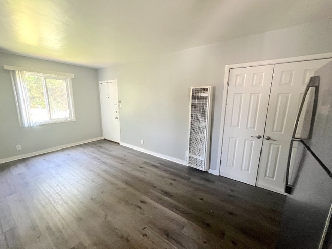 Building Photo - 2403 Louella Ave