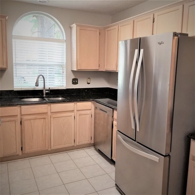 Building Photo - 5376 Paddington Dr