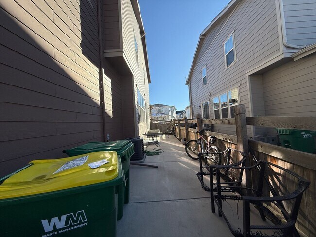 Foto del edificio - Charming 3BR Townhome in Aurora