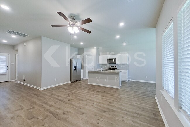 Foto del edificio - 200 Yardley Ct