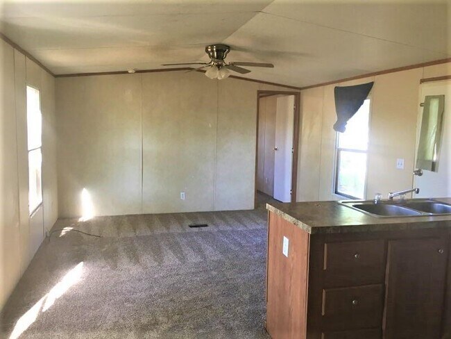 Foto del edificio - 16790 Meadowcroft St