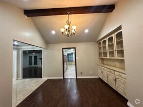 Building Photo - 205 Westwood Dr