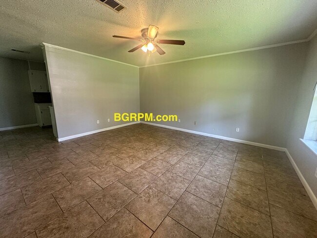 Foto del edificio - 3 BD, 1 BA, Home in Cabot