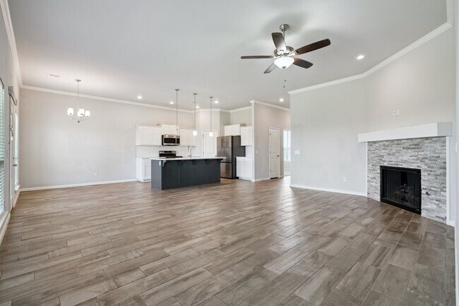 Building Photo - Stunning 4 bed in Edmond with community am...