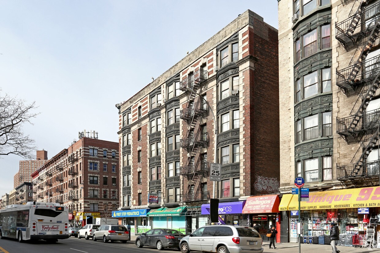 Building Photo - 3421-3425 Broadway