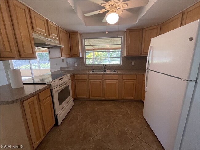 Building Photo - 3680 Marvaez St
