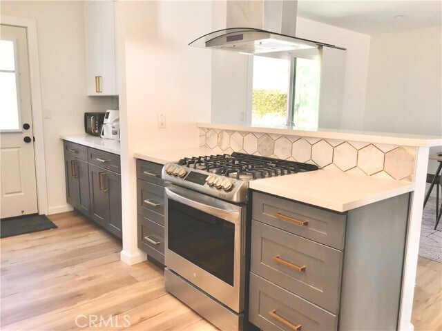 Foto del edificio - 6091 Larchwood Dr