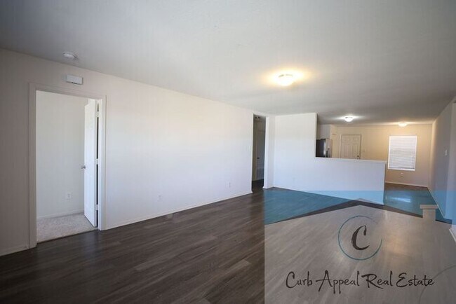 Building Photo - Spacious 4 bed, 2 bath home - Nettleton