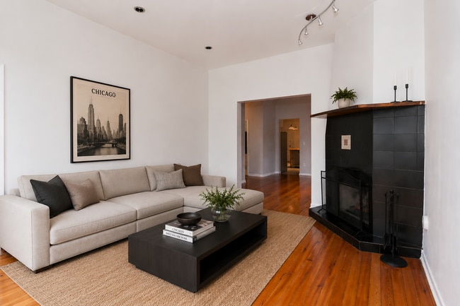 Building Photo - 2204 N Clybourn Ave