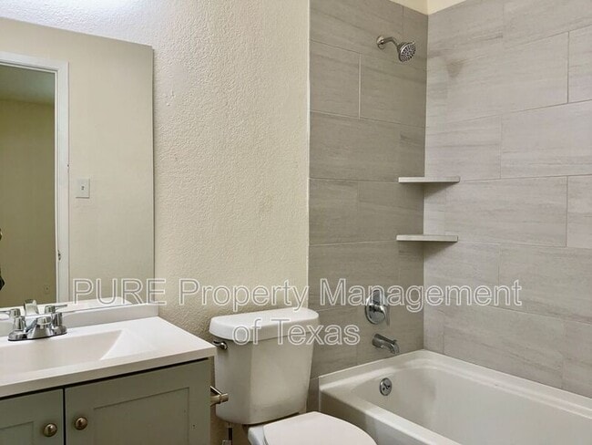 Building Photo - 418 Parkhill Cove