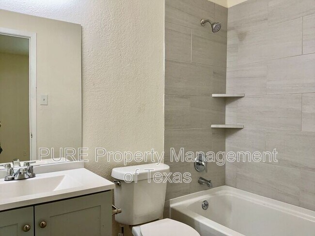 Foto del edificio - 418 Parkhill Cove