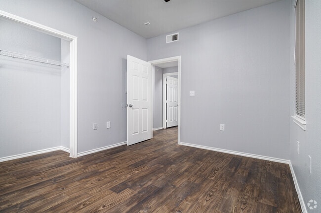 3BR, 2BA - 750SF Bedroom 2 - Mia Highland Park