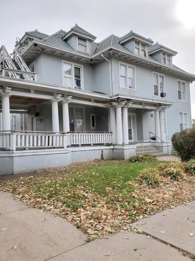Primary Photo - 525 S 7th St