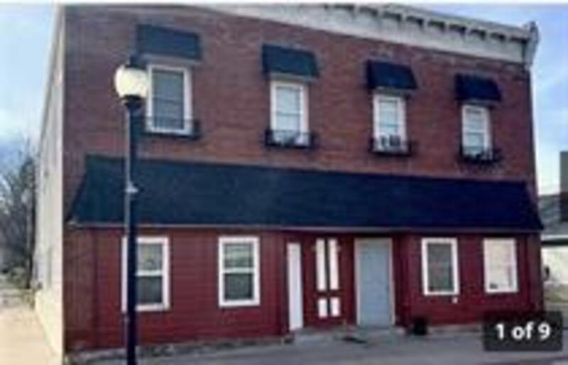 Primary Photo - 145 East Main Street - 7