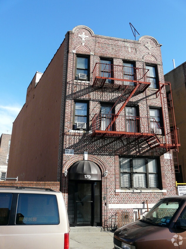 Building Photo - 179 E 205th St