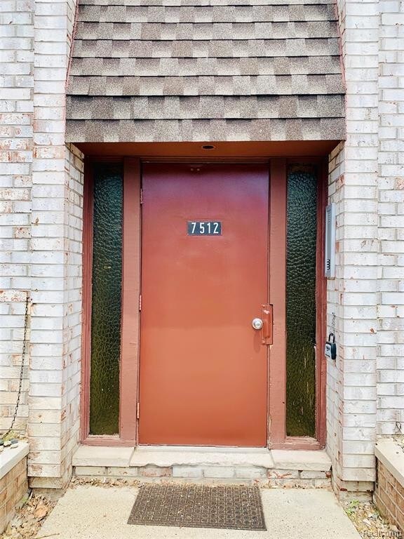 Foto principal - 7512 Woodview St
