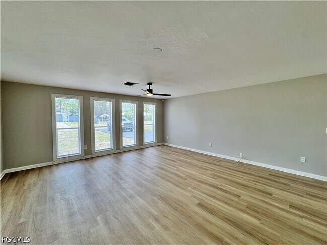 Foto del edificio - 7346 Captiva Blvd