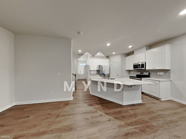 Building Photo - 3 br, 2.5 bath Townhome - 145 Eagle Chase Dr