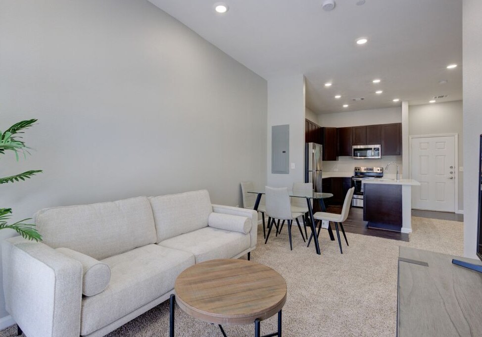 Foto principal - 10828 Champion Forest Loop
