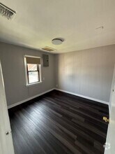 Building Photo - 1806 Deer Park Ave