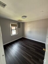 Building Photo - 1806 Deer Park Ave