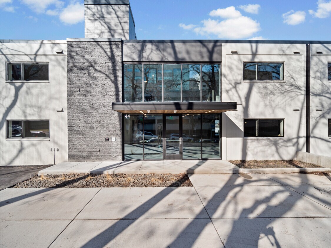 Building Photo - Incredible Furnished Suites - Medical Dist...
