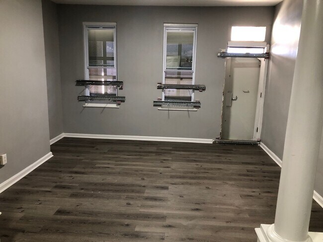 Foto del edificio - 3 Bedroom Home Available Now