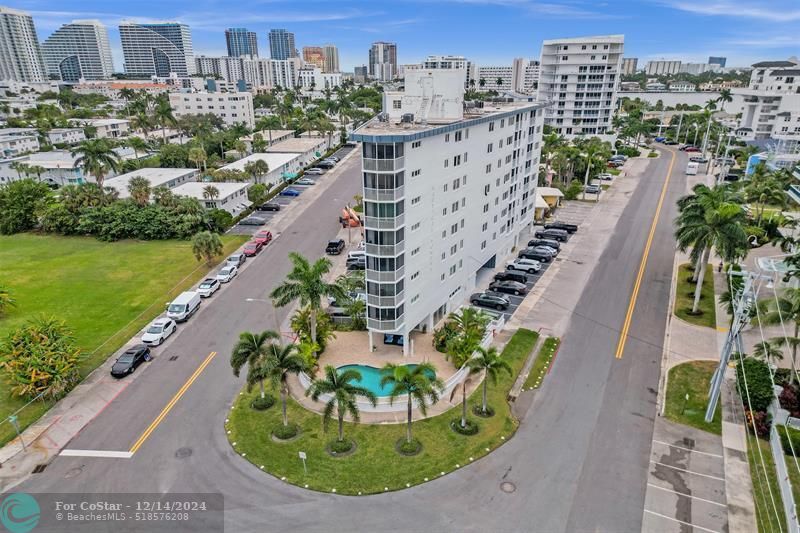 Foto principal - 720 Bayshore Dr