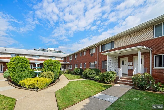 Primary Photo - 1315 Anderson Ave