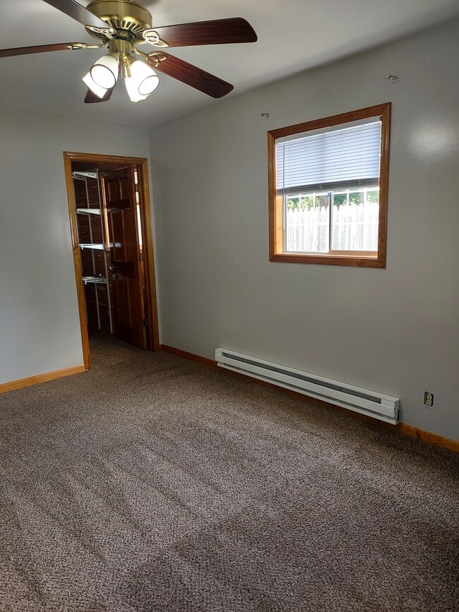 Master Bed pic 2 - 7413 Jupiter Ct