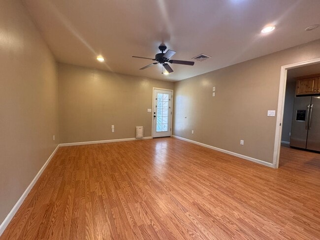 Building Photo - 1213 S Palo Verde Ave