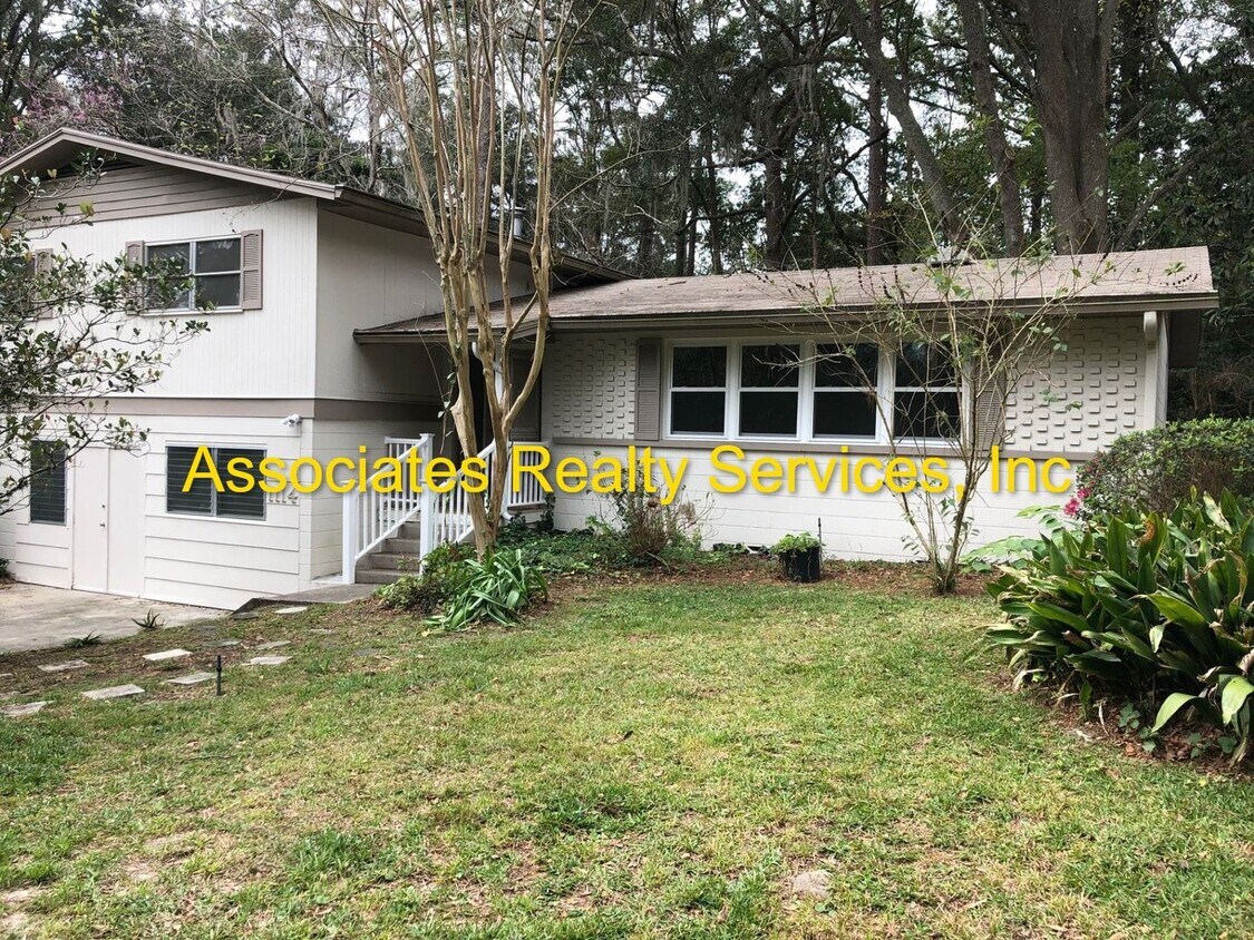 Primary Photo - NEWLY REMODELED, 4br/2b in quiet neighborh...