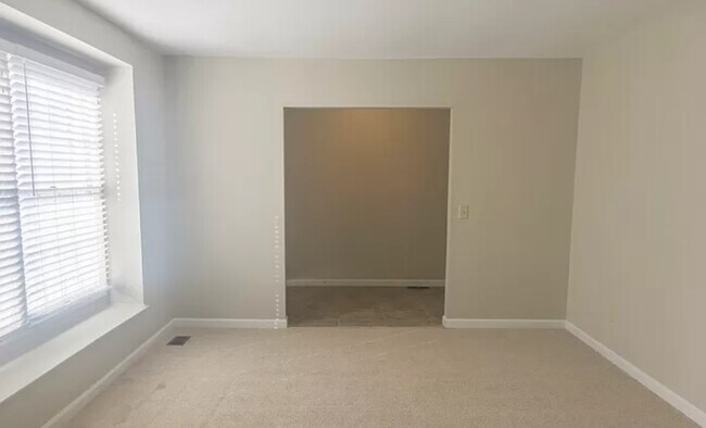 Foto del edificio - 9 Lakemont Dr