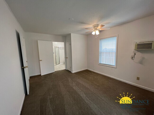 Building Photo - Quaint One bedroom Unit in the heart of De...