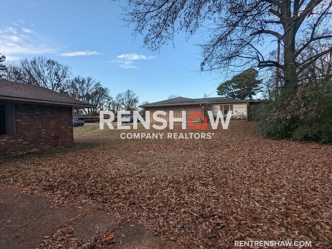 Foto del edificio - New Property for Rent - 3 bed 1.5 bath - N...
