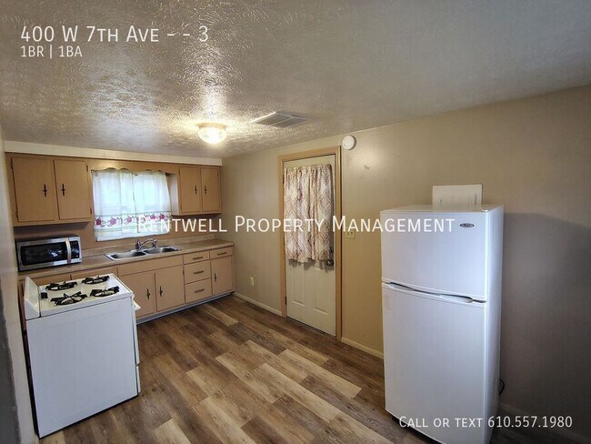 Foto del edificio - 400 W 7th Ave